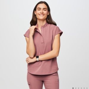Figs Rafaela Mauve Scrub Top - Size Medium